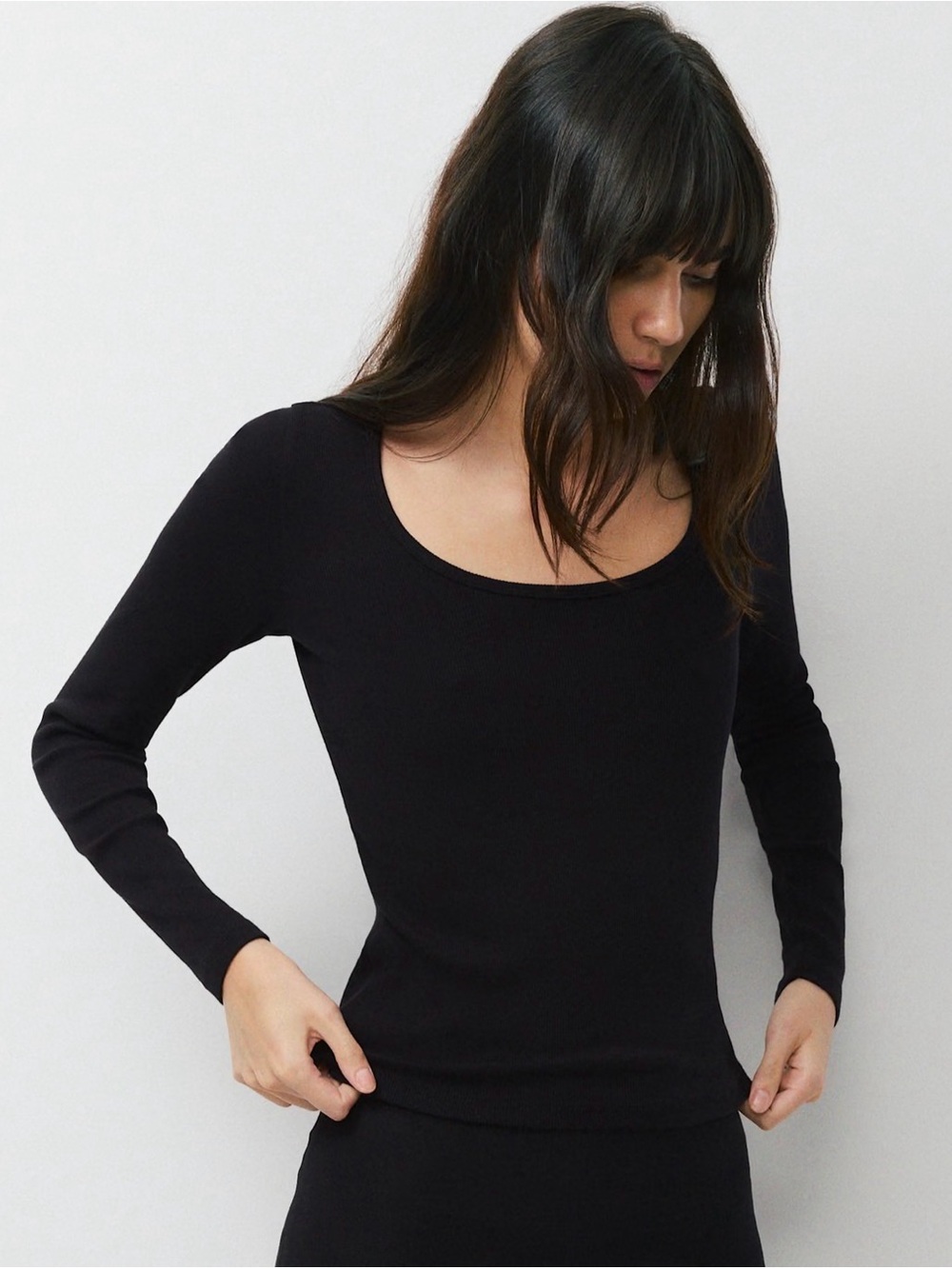 Aritzia Women's Long Sleeve Scoop Neck Top - Charcoal Gray